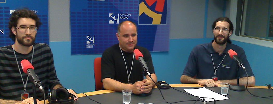 Toyo Gabarrús con los hermanos Mirlo en Aragón Radio